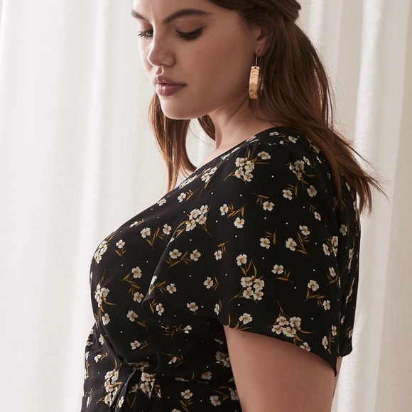 Floral Print Wrap Blouse - Picture 3 of 6